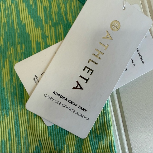 Athleta Aurora Borealis Green Ribbed Athletic Crop Top Small NEW. 995 - Picture 3 of 5